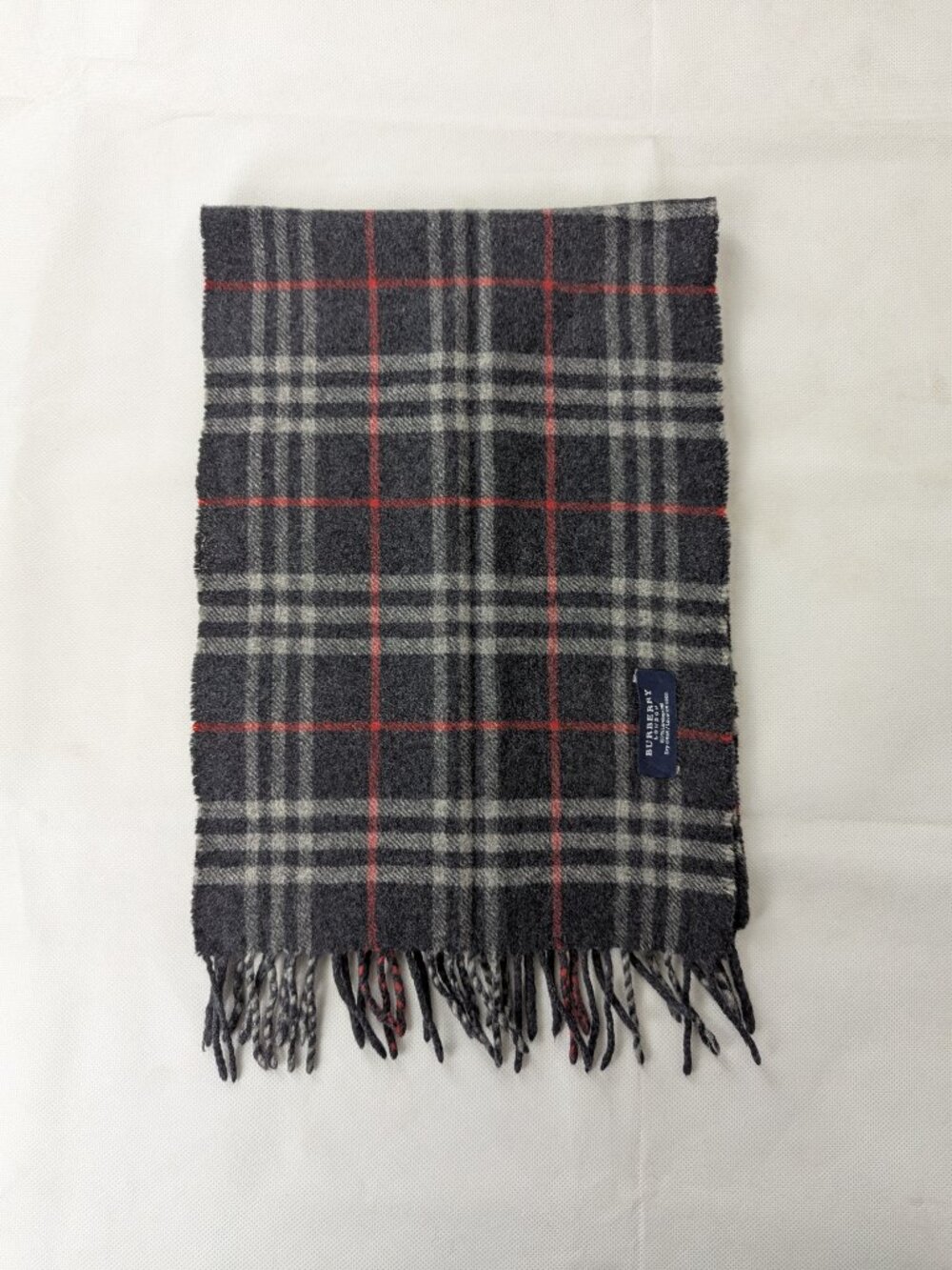 Luxury Burberry Gray 100% Lambswool Check Scarf Unisex - Picture 6 of 8